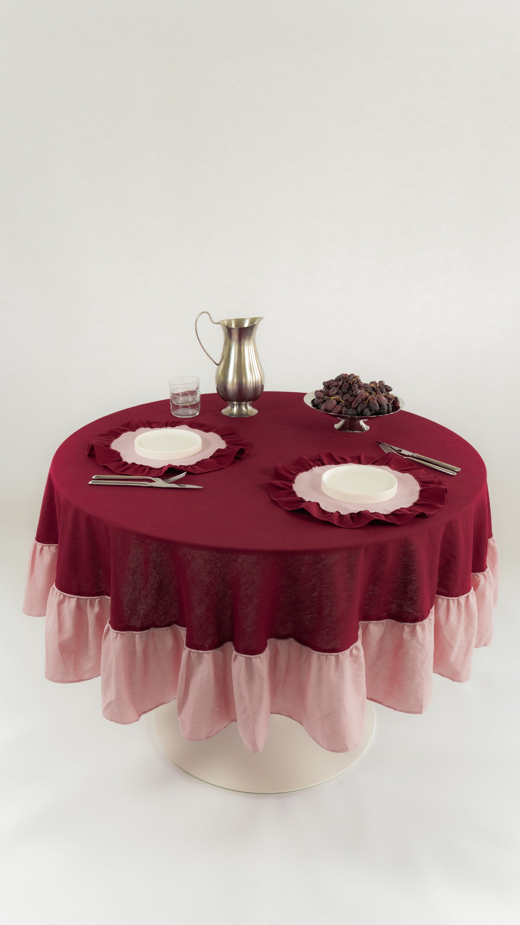 Table Ruffles Table cloth round ruffle cherry/pink – Kulu Club